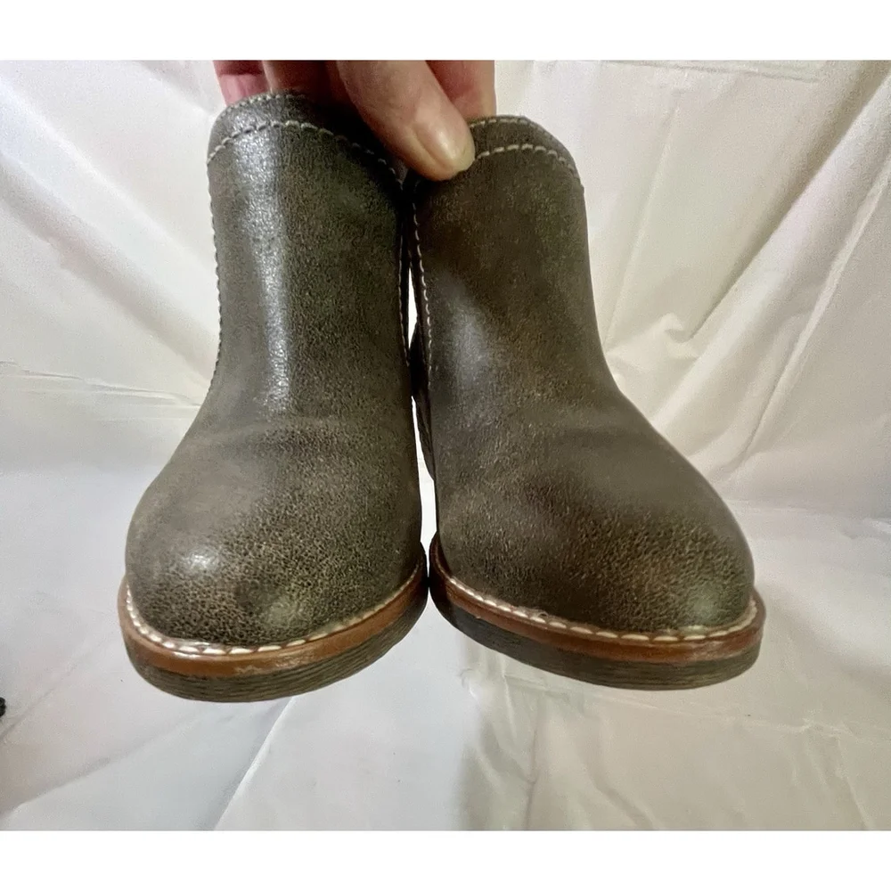 Biza size 36/ 5.5-6  Carson Gray Leather Slip On Booties